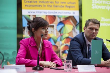 Kamniško mestno središče z novim utripom – sprehod z županom po pop-up izložbah in obisk novih podjetnikov  (13)